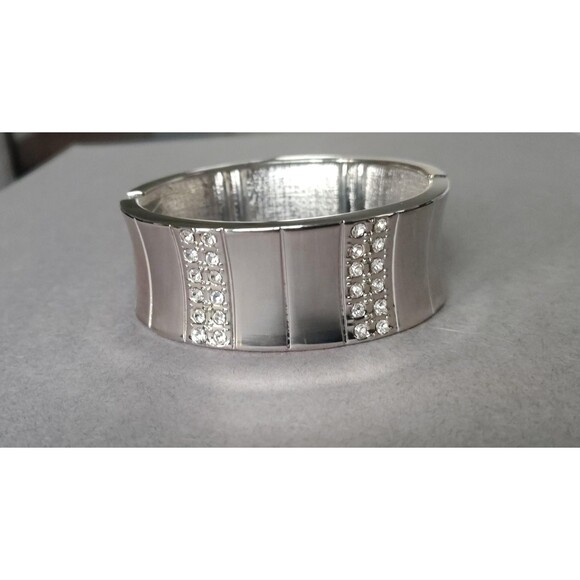 Wide Silver Tone Rhinestone Hinged Bracelet Womens Statement Bangle Jewelry EUC - Picture 1 of 16
